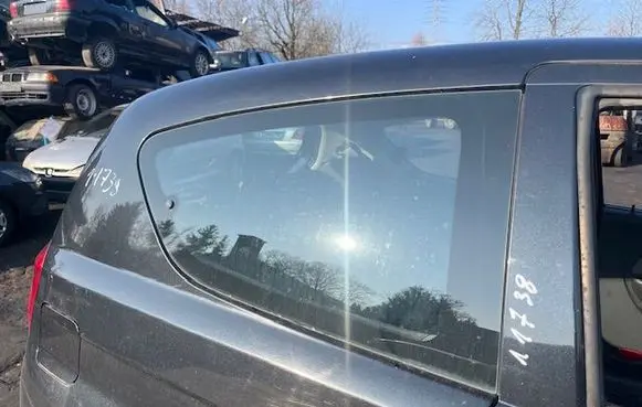 Chevrolet Aveo Rear side window 