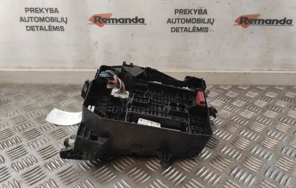Toyota Prius (XW30) Fuse box set 7352XA1 8211247030