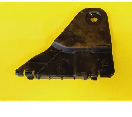 Rear bumper mounting bracket