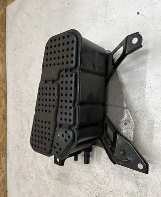 Porsche Cayenne (9Y0 9Y3) Active carbon filter fuel vapour canister 4M4201801