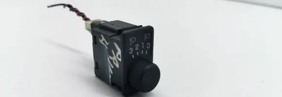 Nissan Primera Headlight level height control switch 36934A 14498 AQ4FW