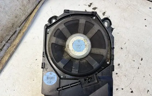 BMW X1 E84 Subwoofer speaker 61928910