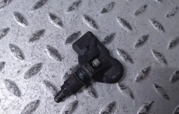 Porsche Cayenne (9Y0 9Y3) Tire pressure sensor 5Q0907275B