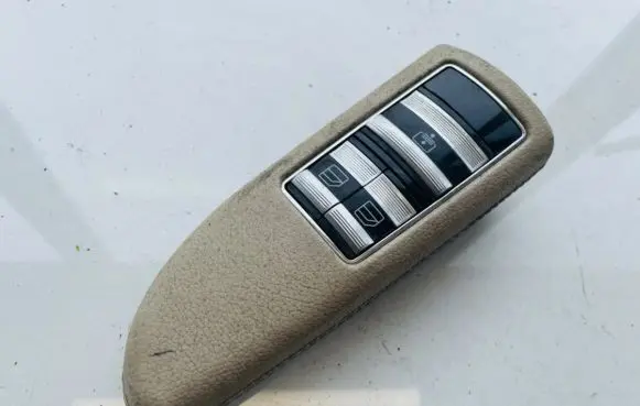 Mercedes-Benz S W221 Electric window control switch p0109546
