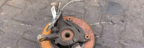 Renault Scenic I Front wheel hub spindle knuckle