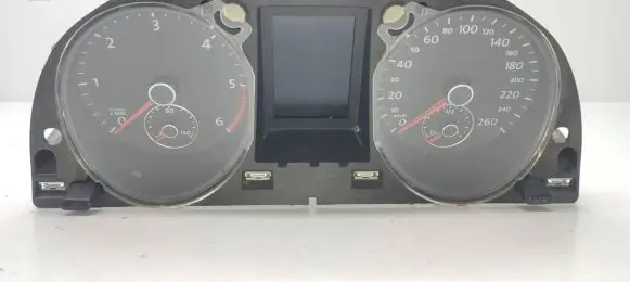 Volkswagen PASSAT B6 Speedometer (instrument cluster) 3C0920872B