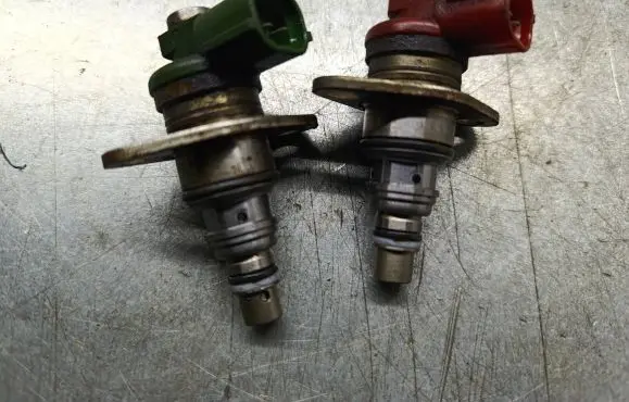 Nissan Primera Fuel pressure regulator 