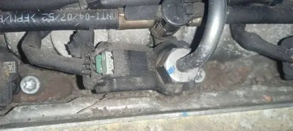 Mercedes-Benz ML W164 Fuel injector 0445115066