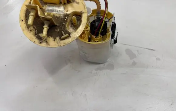 Mercedes-Benz B W247 In-tank fuel pump A2474706403