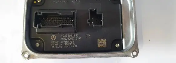 Mercedes-Benz S W223 Voltage converter/converter module A2239004832
