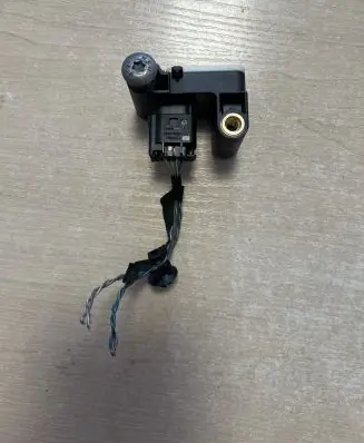 BMW 1 E82 E88 Airbag deployment crash/impact sensor 6911003 110209 0285003900
