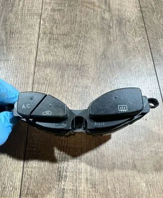 Ford Focus Windscreen/window heater switch 5S4T19A945AB