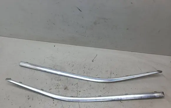 Peugeot 5008 Rear side glass trim 