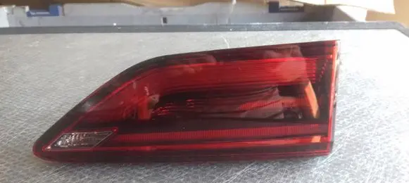 Volkswagen Golf VIII Tailgate rear/tail lights 5H0945093