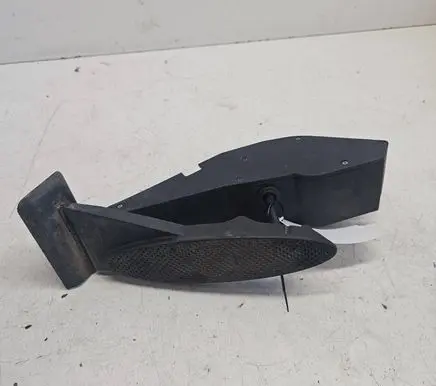 Accelerator throttle pedal