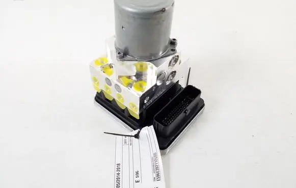 Mercedes-Benz C W205 ABS Pump A2059005944