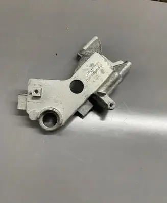 Mercedes-Benz C W205 Air filter cleaner box bracket assembly A6510941627
