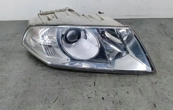 Skoda Octavia Mk2 (1Z) Headlight/headlamp 