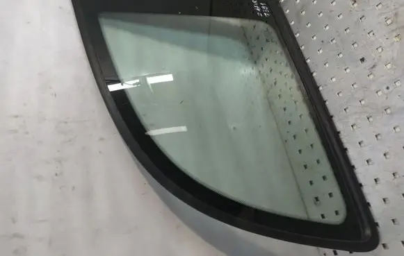Opel Zafira A Rear side window 43R007022