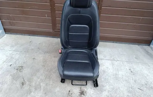 Jaguar XE Front passenger seat 