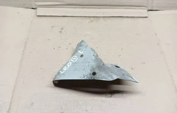 Fender mounting bracket