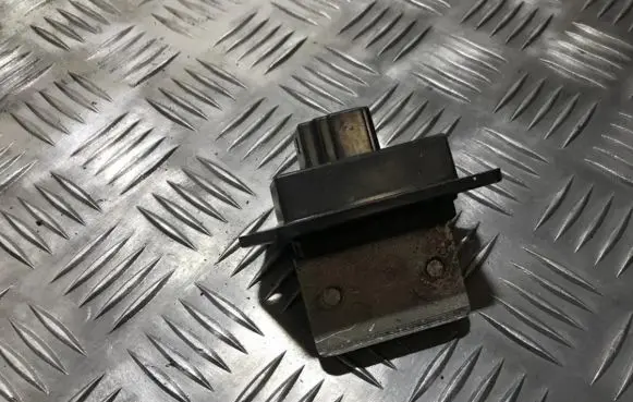 Mazda 626 Heater blower motor/fan resistor hb151ga5ra 2j23