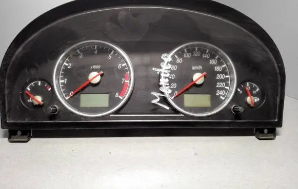 Ford Mondeo Mk III Speedometer (instrument cluster) 2S7F10849NB