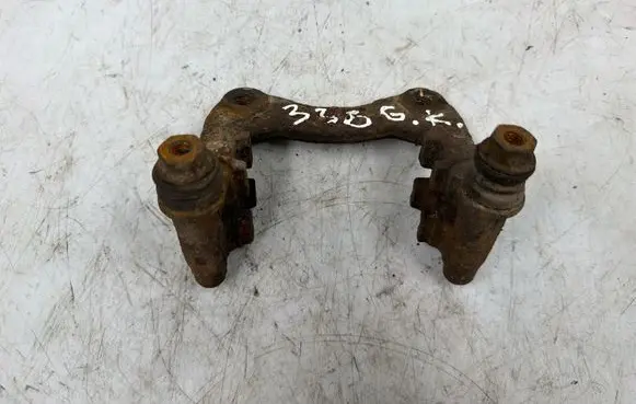 Audi A4 S4 B5 8D Rear brake pad spring 