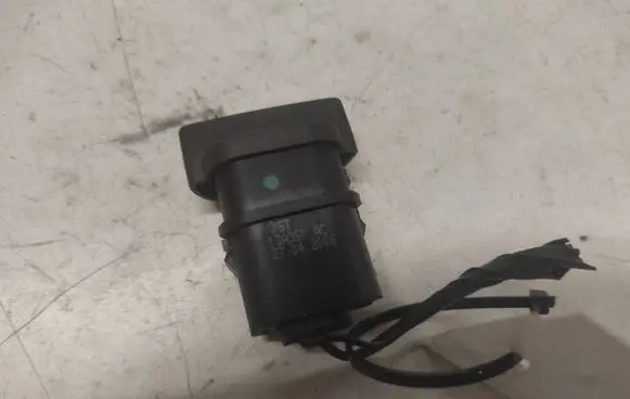 Ford Focus Hazard light switch 6M5T13A350AC