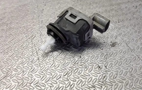 Opel Astra G Headlight level adjustment motor 90590665
