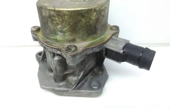 Renault Megane II Vacuum pump
