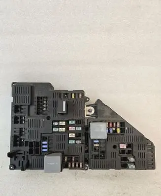 Volvo XC90 Fuse module 31473570 31473571