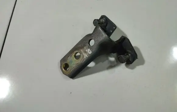 Mitsubishi Grandis Rear door lower hinge 