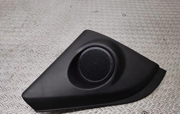 Front door high frequency speaker