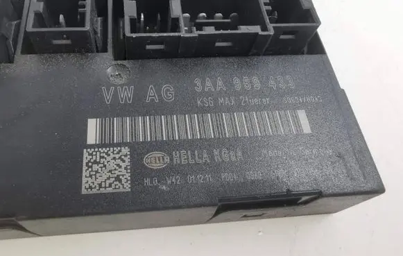 Volkswagen PASSAT B7 Comfort/convenience module 3AA959433