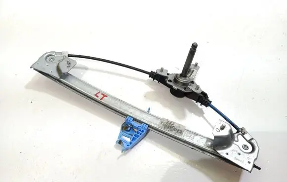 Rear door manual window regulator