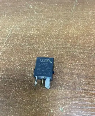 Audi A8 S8 D5 Other relay V23374A1001X010 E622