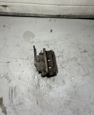 Mitsubishi Grandis Rear brake caliper