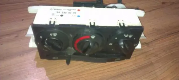 Mercedes-Benz A W168 Climate control unit 1688300385 q130800