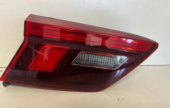Volkswagen Tiguan Tailgate rear/tail lights 