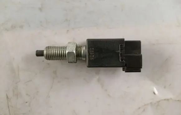 Mitsubishi Grandis Brake pedal sensor switch 7X17H