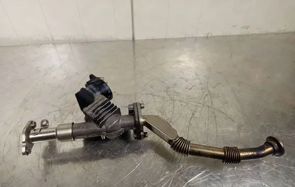 BMW M3 e90 EGR valve 756324105 7563241