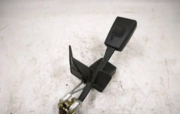 Audi A4 S4 B5 8D Rear seatbelt buckle 8D0857739D 22101997