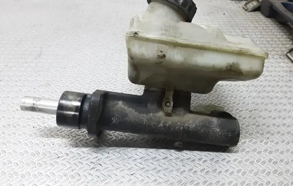 Mercedes-Benz Sprinter W901 W902 W903 W904 Master brake cylinder 21025999