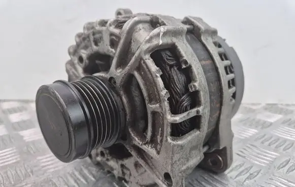 Mercedes-Benz CLA C117 X117 W117 Generator/alternator A0009060803