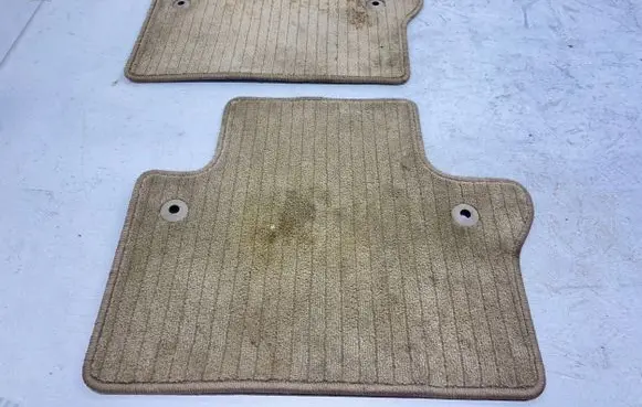 Volvo S80 Rear floor mat 8687668
