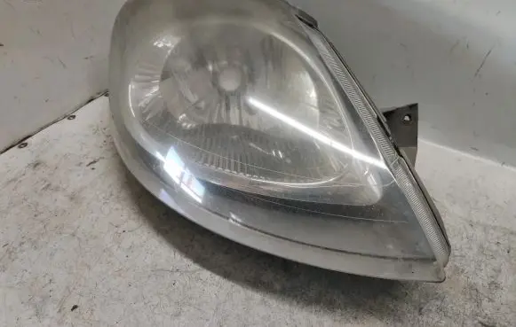 Opel Vivaro Headlight/headlamp