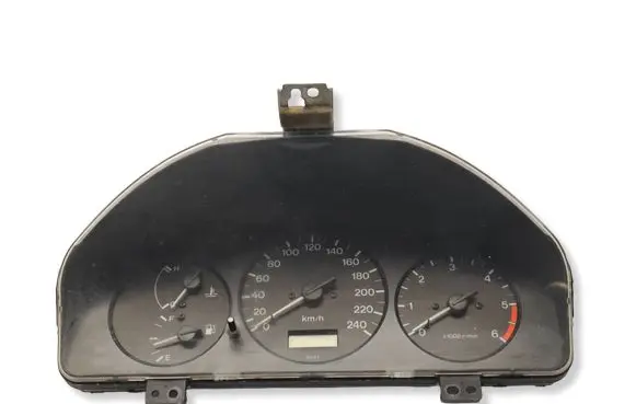 Mazda 626 Speedometer (instrument cluster) GE6SA