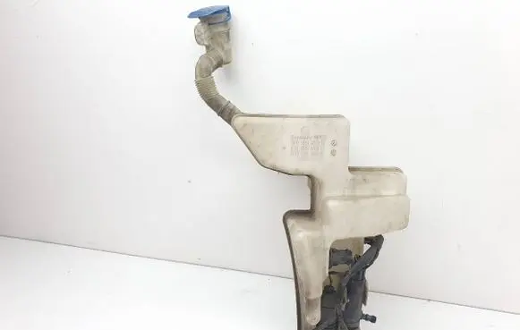 Volkswagen Touran I Windshield washer fluid reservoir/tank 