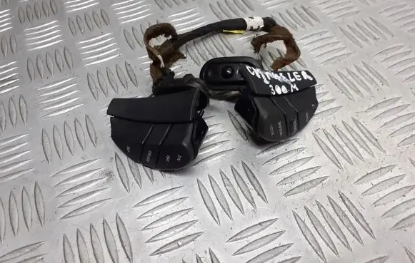 Chrysler 300M Multifunctional control switch/knob 
